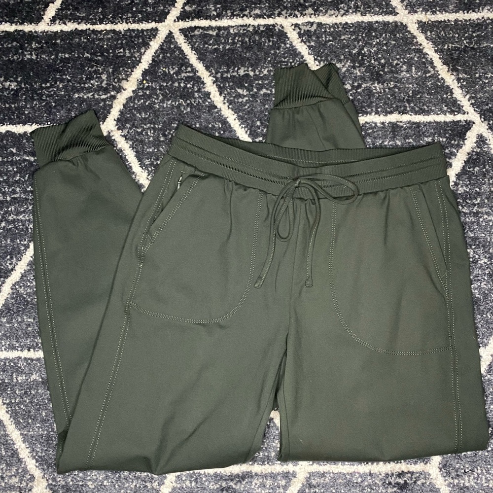 NWOT Green joggers